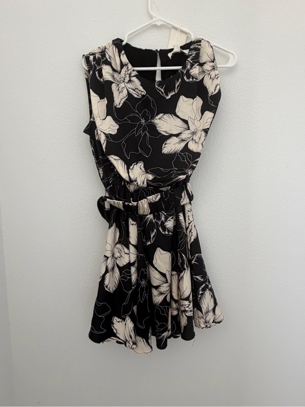Big Hit Fashion Mini Dress Belted Floral Black White holli dress Small NWT